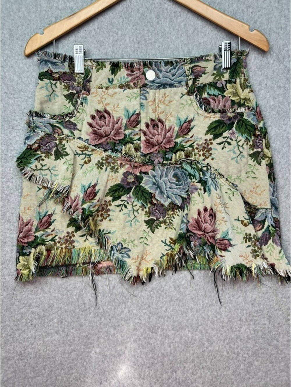 ZARA Floral Tapestry Ruffle Mini Skirt S Boho Chic Asymmetrical Frayed Vintage